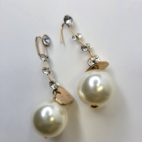 Pearl and Crystal Dangle Earrings - Picture 3 of 7